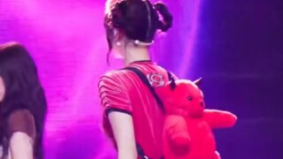 灼灼今天是背书包的树莓宝宝~萌萌女鹅上线，请妈粉放心！