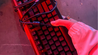 ร้านอินเทอร์เน็ตคาเฟ่ปิดตัวลง ฉันซื้อคีย์บอร์ดราคา 50 หยวน มาแล้วแกะออกและปรับปรุงใหม่ ก็ได้คีย์บอร์