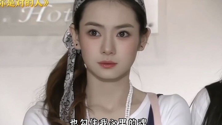 她唱歌跟平时说话就像两个人一样