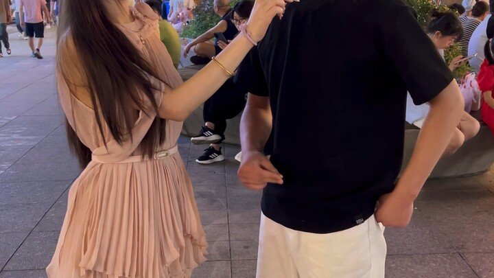 اختيار صعب في الشارع