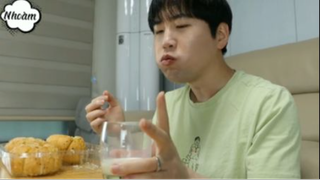 Bánh mì bơ tỏi và tokbokki bánh tráng phần 2 #mukbang