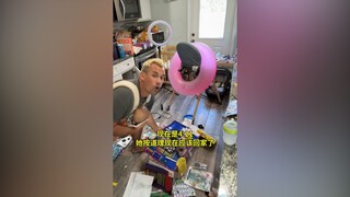 家庭主夫的“极限操作”：一边带娃一边做家务，要赶在老婆下班回家前收拾干净...