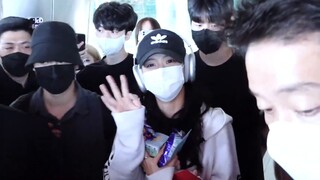 JISOO menyelesaikan perjalanan kerjanya di Jepang dan masuk ICN hari ini