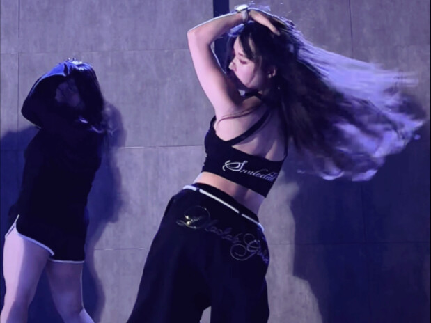 كثير من الناس يحبون هذه الرقصة، لذا سأنشر النسخة الكاملة منها! "10 دقائق" تصميم رقصات بواسطة tt