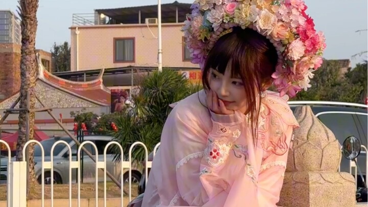 انتهى الأمر، شوفت معارف يتصنّعون أنهم فتيات جميلات.. بجد خفت الآن!