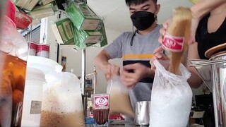 ครึ้มทั้งวัน^กาแฟ โบว์^ ขายดีเกินคาด: มอคค่าไม่ใส่น้ำตาล แดงโซดาซ่าๆ