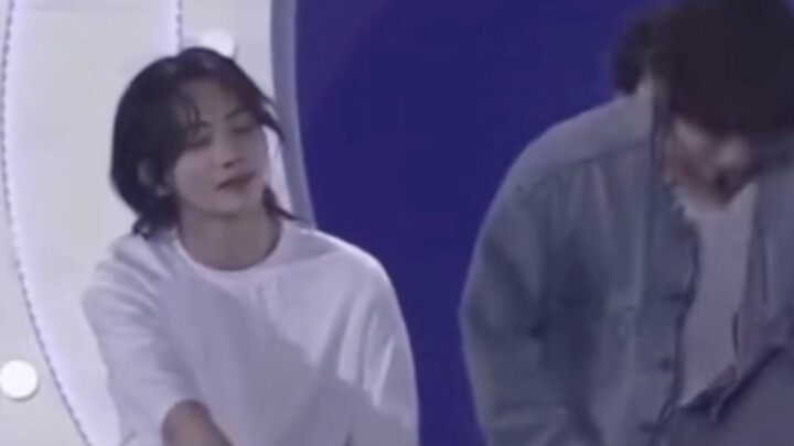 【Biết Hán biết】Tôi nói Yoon Jeonghan ghen tuông thì biểu cảm trên mặt cũng rõ rệt lắm