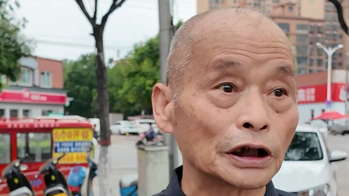 Tôi phỏng vấn trực tiếp giáo sư Lý Văn Á thì đột ngột đổ bệnh, ngất xỉu và gọi 120.