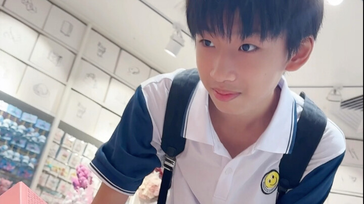 Sudah resmi jadi siswa SMP pada usia 12 tahun!