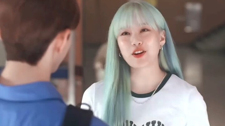 สิ่งที่เร้าใจยิ่งกว่าลูกสุนัขแสนร่าเริงยามแสงแดด คือการแสร้งทำเป็นลูกสุนัขสดใสต่อหน้าอีกฝ่าย ทั้งที่