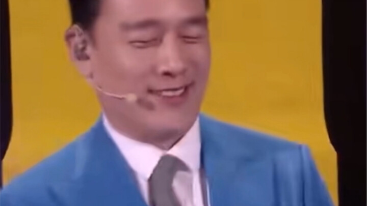 “Paman Jackson” – Duo Raja: Wang Yaoqing / Wang Jia’er