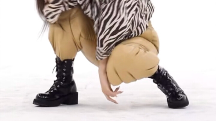 【หวง ลี่จื้อ】โลโค่ ยิงตรงเท้า