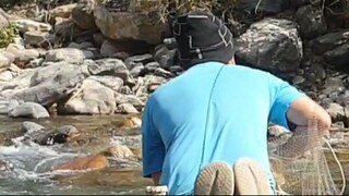 cast netting in Nepal | himalayan trout fishing with handmade cast net |