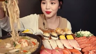 Mukbang mì Hải sản và sasimi cá hồi #mukbang