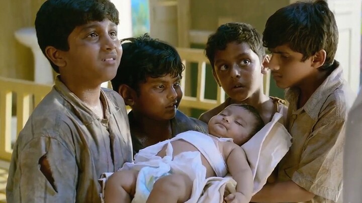 Em bé nhỏ được bốn người ăn xin nuôi lớn, sau này trưởng thành trở thành sát thủ chiến thần – một bộ