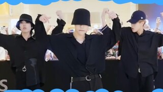 [Sorotan Roadshow IFS Chengdu] Zhang Yixing - Domba + Teratai (kpop di depan umum Panggung Roadshow 