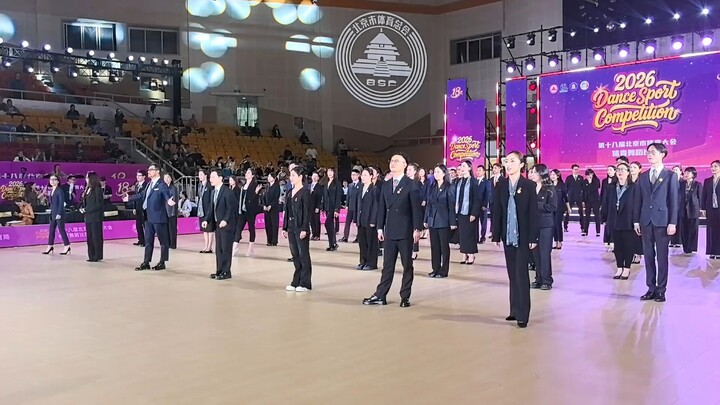 กรรมการโชว์ระเบิดเวที! กรรมการระดับชาติยกทีมลงสนาม วางตัวสงบนิ่ง จัดการได้อย่างคล่องแคล่ว เรียบง่ายแ