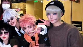 Cosplayer Chú Hồi Thuật Chiến Tôi hẹn Hải Di Lão.