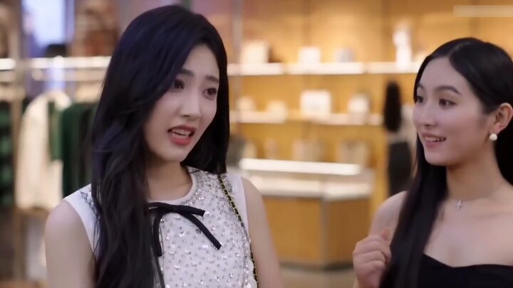 I'm dying of laughter! My sister-in-law is really good at not forgetting her bestie when she got ric