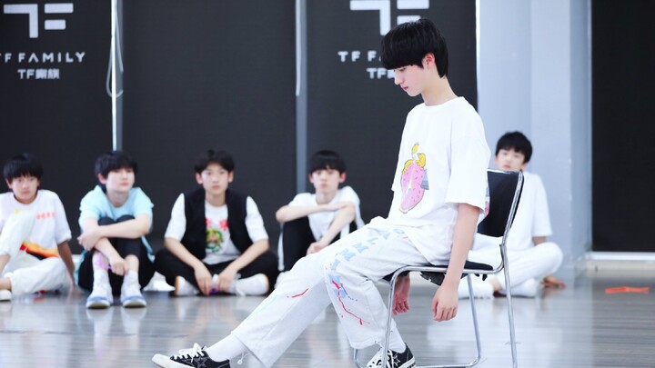 【TF家族三代｜朱志鑫】15岁初中生的自编舞居然这么绝！！