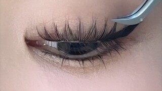 Sticking it on like this is kind of ridiculous, but if it doesn’t curl up, come find me! |||