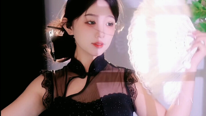 สีฟ้าครามรอสายฝน ขณะที่ฉันรอเธออยู่