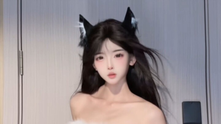 Chủ nhân, em đến rồi~