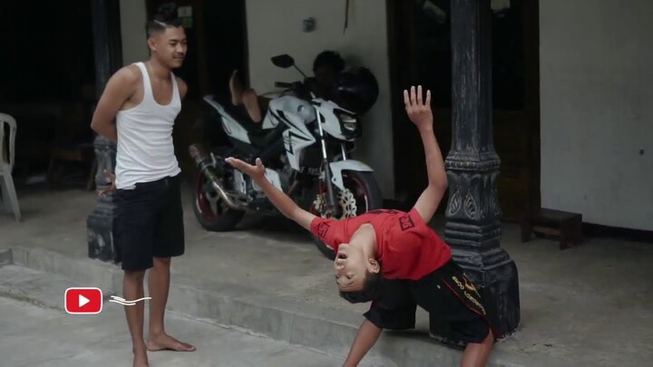 CUMA PAKE TIANG RUMAH BISA BELAJAR SALTO (PART 3)