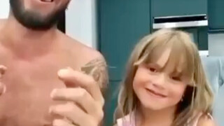 她笑的多坦然啊