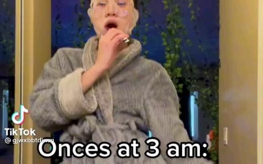 Vance at 3 a.m. — I’m dying laughing, hahaha!