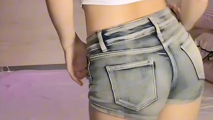 Chị gái nhảy nóng bỏng