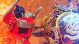 [Stop Motion Animation] Optimus Prime vs Robert Guilliman, tabrakan antara dunia Transformers dan Wa