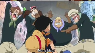 nyuruh luffy brnti ketawa dia sendiri malah ikutan ngakak mau heran tapi ini zoro🤣