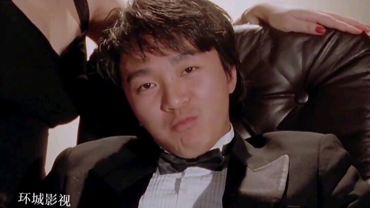 据说这段星爷拍了很多次才过实在太搞笑了