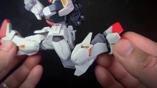 مراجعة وتجربة دمية HG من طراز MK2 Gundam من شركة Bandai، وهي دمية ذات أداء متوسط في الأنمي ولكنها تت