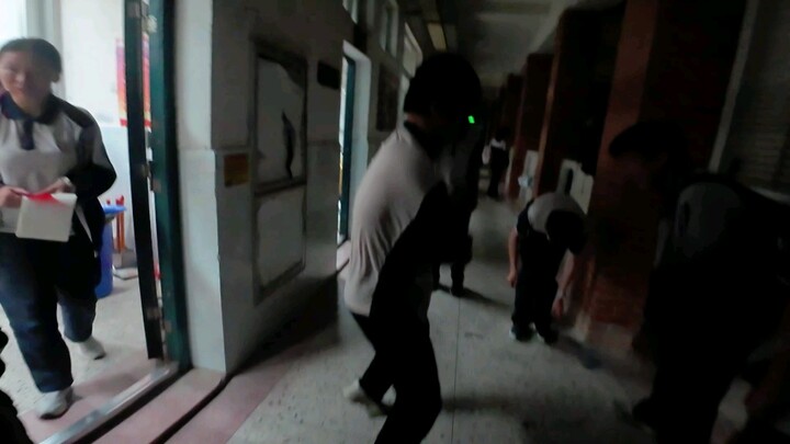 โรงเรียนมัธยมกังโจว ไม่ปิดบัง