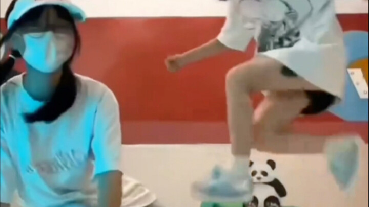 ท้าห้ามหัวเราะ! ดูให้ดี ท่านี้เท่มาก!!