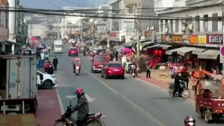 Bây giờ ở nông thôn xuất hiện hai hiện tượng kỳ lạ