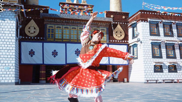 Kiểu dân tộc của xe hoa lớn của Trương Nghệ Hưng!