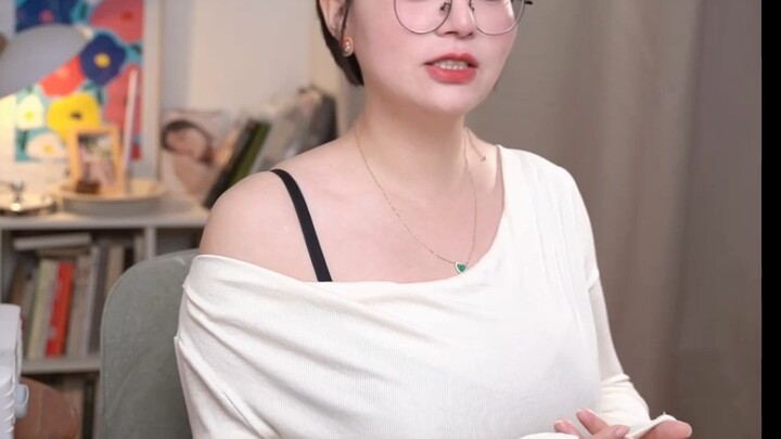 【fafa】ماذا تفعل إذا كانت صديقتك أصغر منك؟