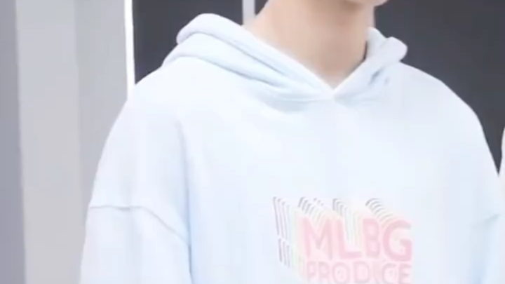 【تشو تشي شين】سترة القط الصغير ترقص "خطوات القطة الهادئة" في غرفة التدريب هي هنا!