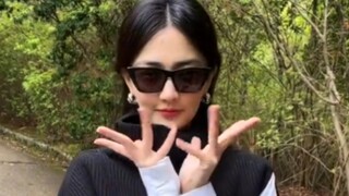 Video nhảy "Kim Ji Soo - Flower" của Xu Lu đã được phát hành!