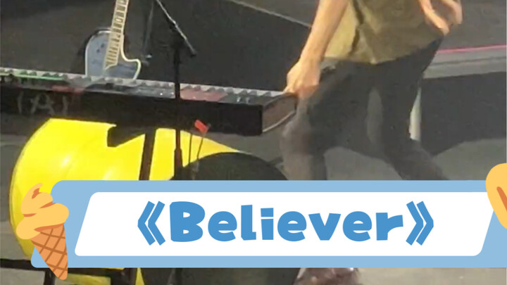 Ed Sheeran di Festival Musik Melbourne dengan lagu “Believer”
