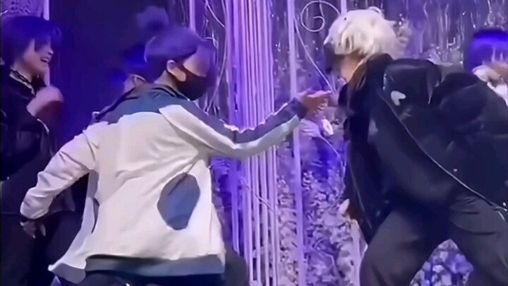 [Nagi Rei] เวทีเต้นรำคู่ Bite me (Liaodan Rei และ Luodan Nagi)