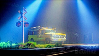 He didn't believe in UFOs until... | Close Encounters of the Third Kind | CLIP