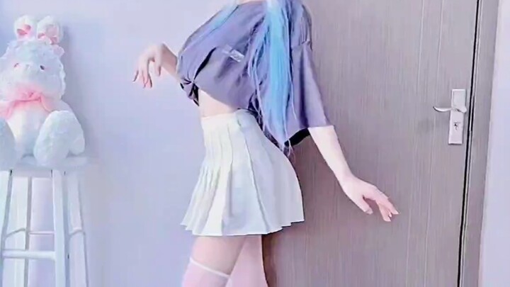 Miss jk shakes the skirt