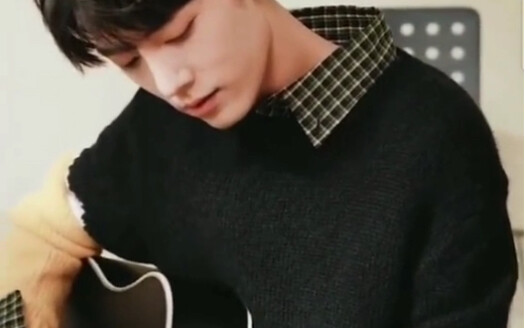 【Tiêu Chiến】Đàn hát “Tiểu Hạnh Phúc” (Chắc chắn bạn chưa từng thấy!)