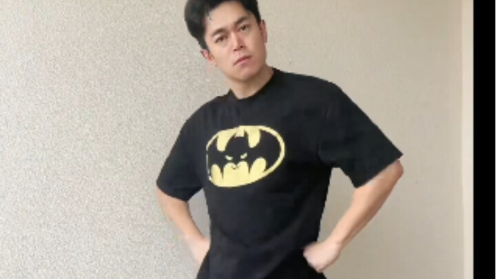 Menari dengan semangat memang agak lucu, Raja Jiji datang!