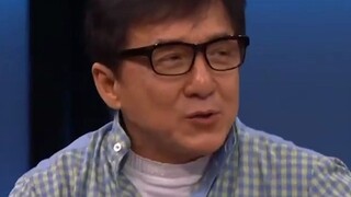 成龙教斯皮尔伯格 “跳楼”只需三步，被龙叔的“凡尔赛”震撼到了！