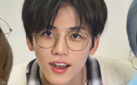 “Bản danh sách hình ảnh bé gái tóc đen”